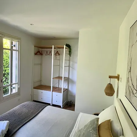 La Casa De La Brujita With Ac License Ess02999 Apartment